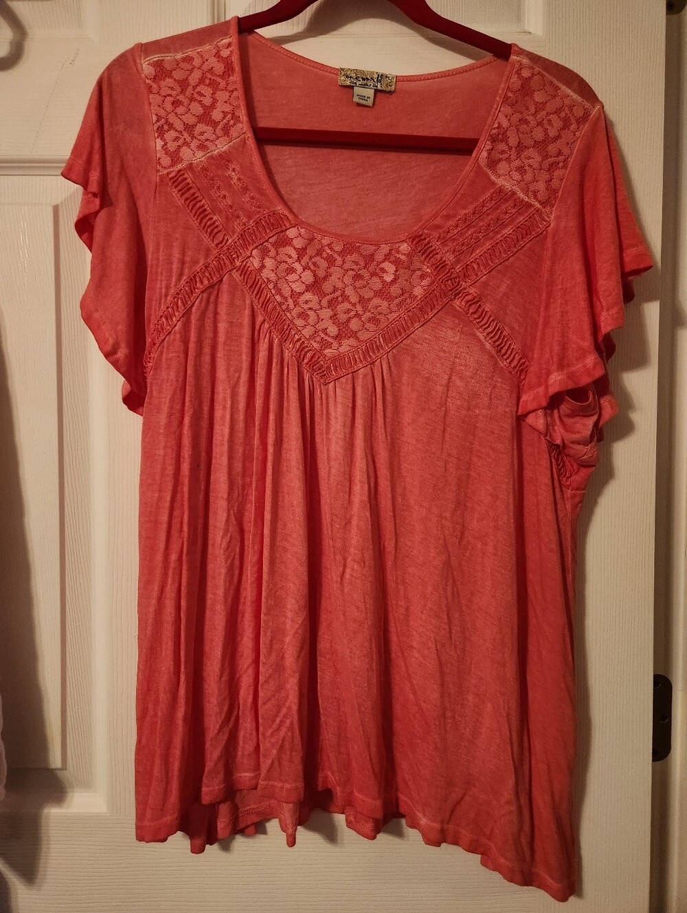 One World, Coral Lace Yoke Flutter Sleeve Top, sz PL